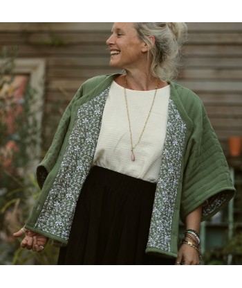 Veste kimono Yoko - double gaze de coton matelassé vert ortie/ envers fleuri l'évolution des habitudes 