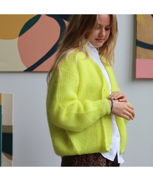 Le gilet Philippine mohair et laine - jaune fluo suggérées chez