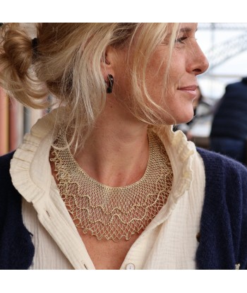 Collier plastron Rosée argenté 2 - 3 jours ouvrés.