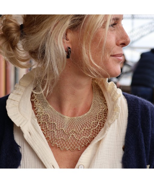 Collier plastron Rosée argenté 2 - 3 jours ouvrés.