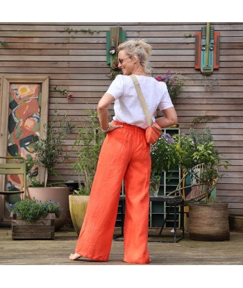 Pantalon Tom - lin orange ouvre sa boutique